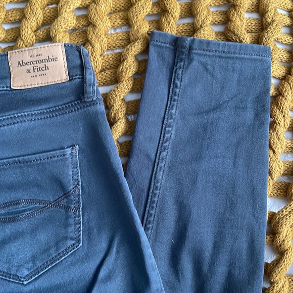 A&F skinny grey jeans 25/0 regular - Picture 6 of 6